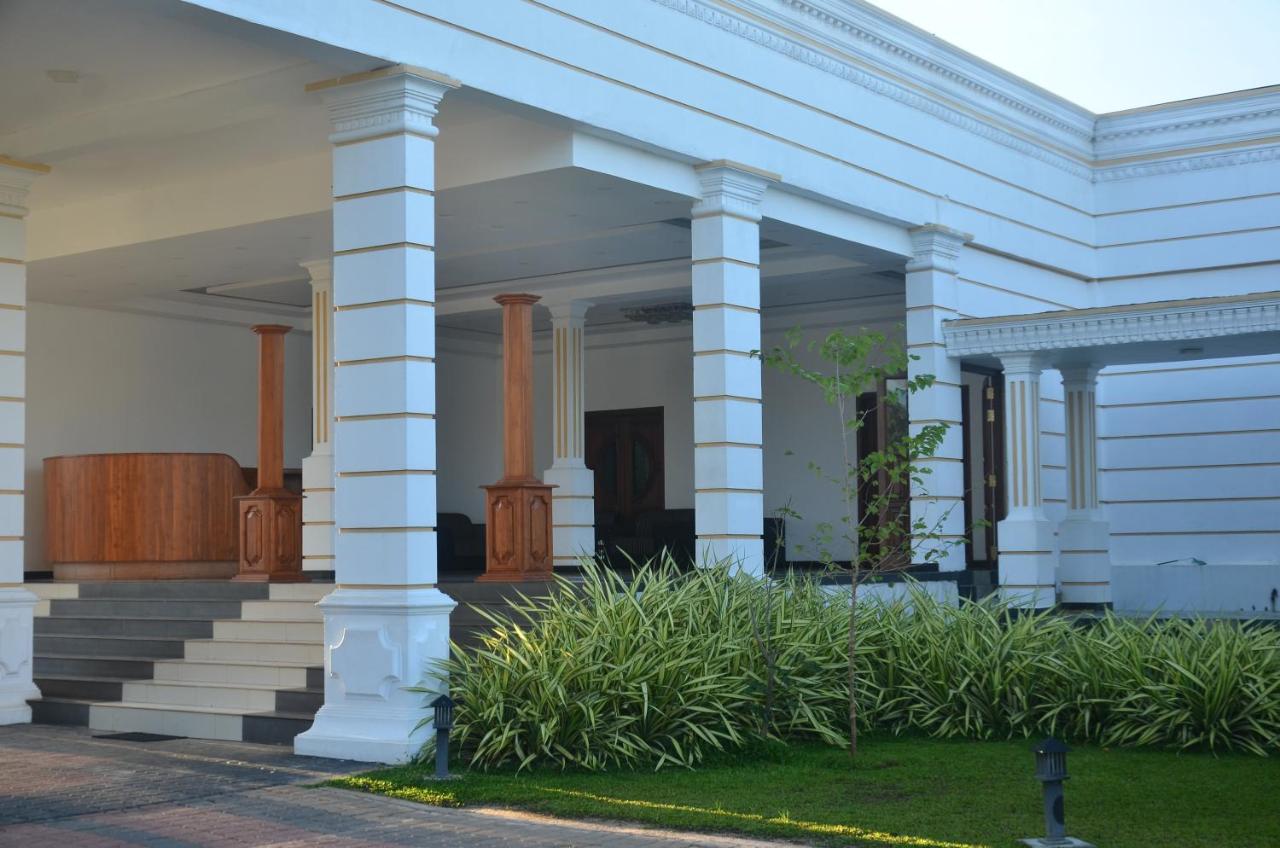 Hotel Golden Ray Dambulla Exterior photo